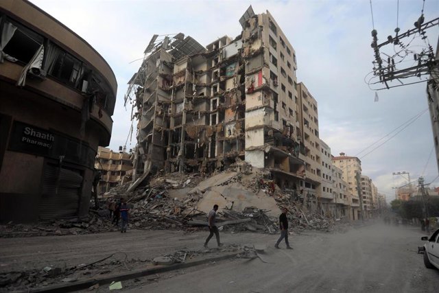 Edificios destruidos por los bombardeos de Israel contra la Franja de Gaza tras la ofensiva del Movimiento de Resistencia Islámica (Hamás)