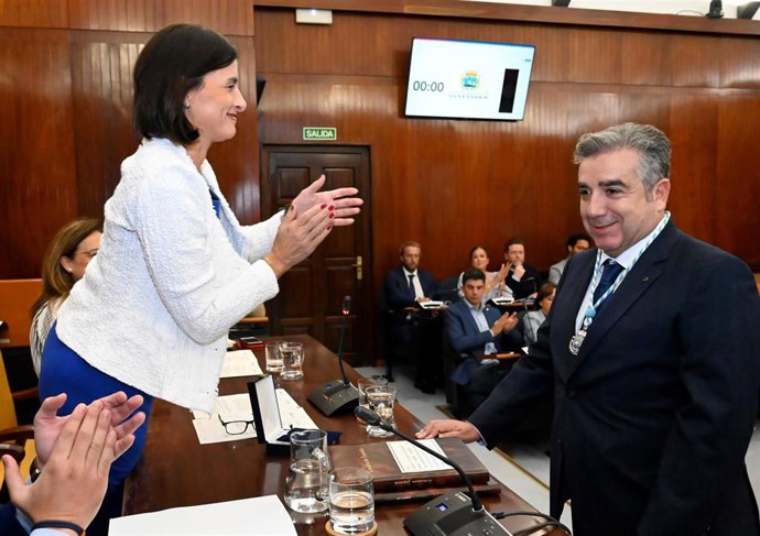 Toma de posesión de Agustín Navarro como concejal del PP en el Ayuntamiento de Santander