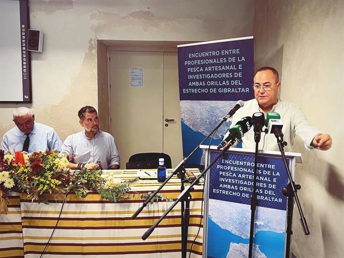 Nicolás Fernández, gerente de la Organización de Productores Pesqueros Artesanales Conil/La Atunara (OPP72) , en la inauguración del I Encuentro entre profesionales de la pesca artesanal de ambas orillas del Estrecho de Gibraltar