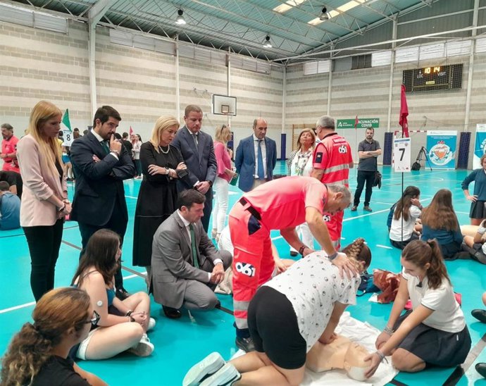 El Cardiomaratón 061 cumple diez años con una formación en reanimación cardíaca a 1.000 jóvenes de Algeciras