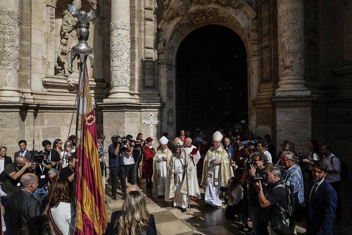Ambiente durante la Procesión Cívica con motivo del 9 dOctubre