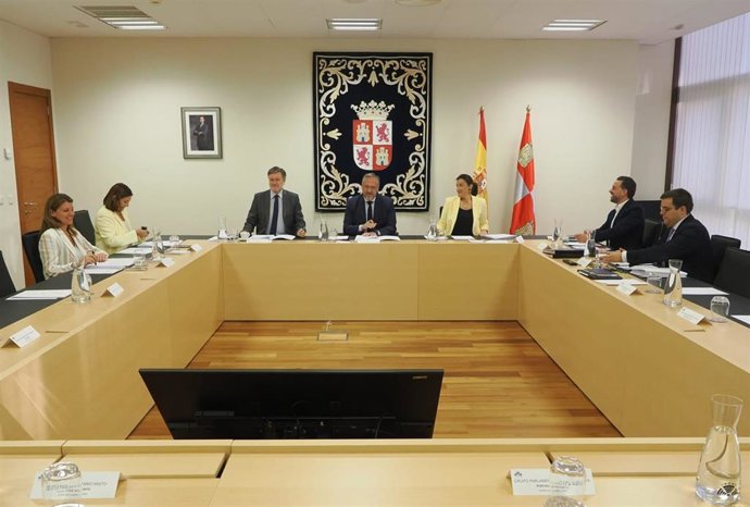 Imagen de la Mesa de las Cortes que se ha celebrado en la mañana de este 11 de octubre