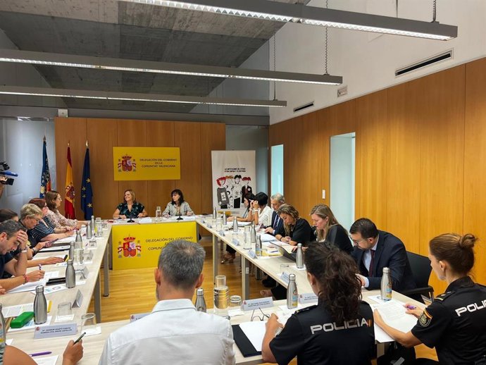 Reunión de la delegada del Gobierno