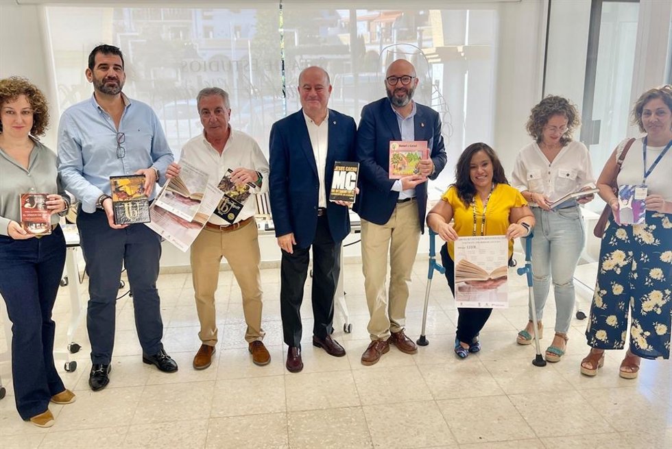 El Ayuntamiento de Antequera (Málaga) ha promovido la campaña 'Vacúnate con dosis de lectura'.