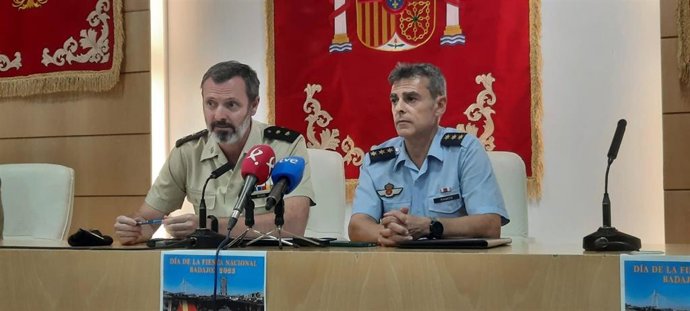 El teniente coronel jefe de la Oficina de Comunicación de la Brigada 'Extremadura' XI, Agustín Delgado, en rueda de prensa