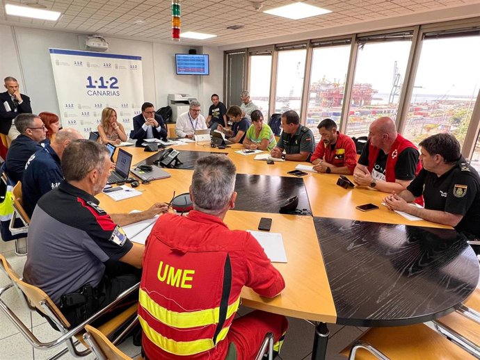 Reunión de la dirección del Plan Especial de Protección Especial de Protección Civil y Atención a Emergencias por Incendios Forestales de la Comunidad Autónoma de Canarias (INFOCA)