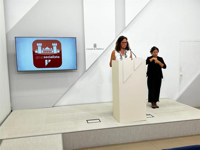 La portavoz del grupo socialista en el Consell de Mallorca, Catalina Cladera.