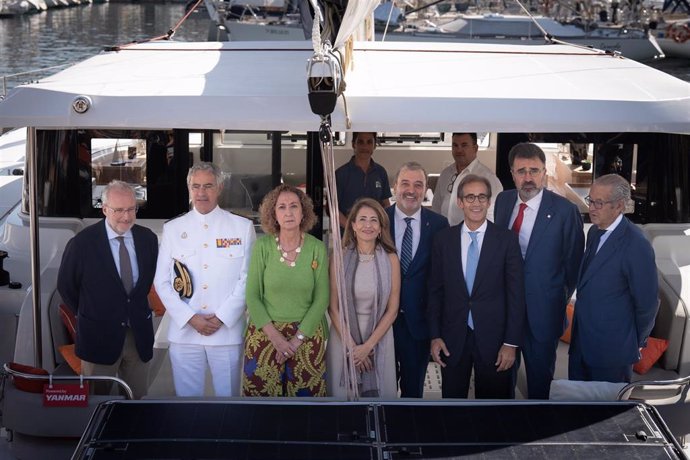 Las autoridades que han participado en la inauguració del 61 Salón Náutico Internacional de Barcelona.