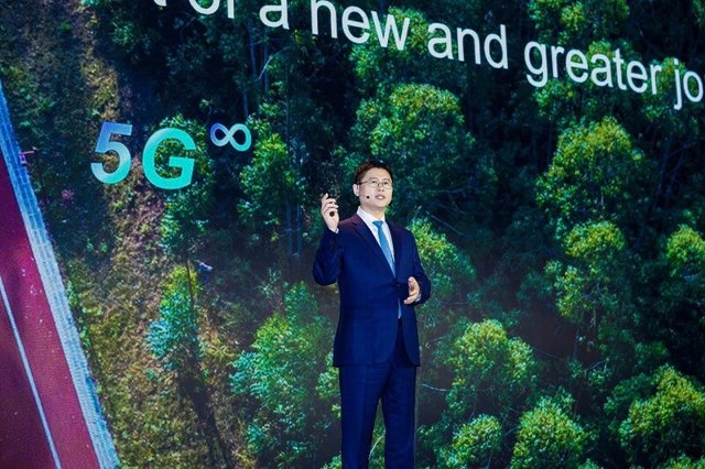 Li Peng, Corporate Senior Vice President, President of the Carrier BG, Huawei