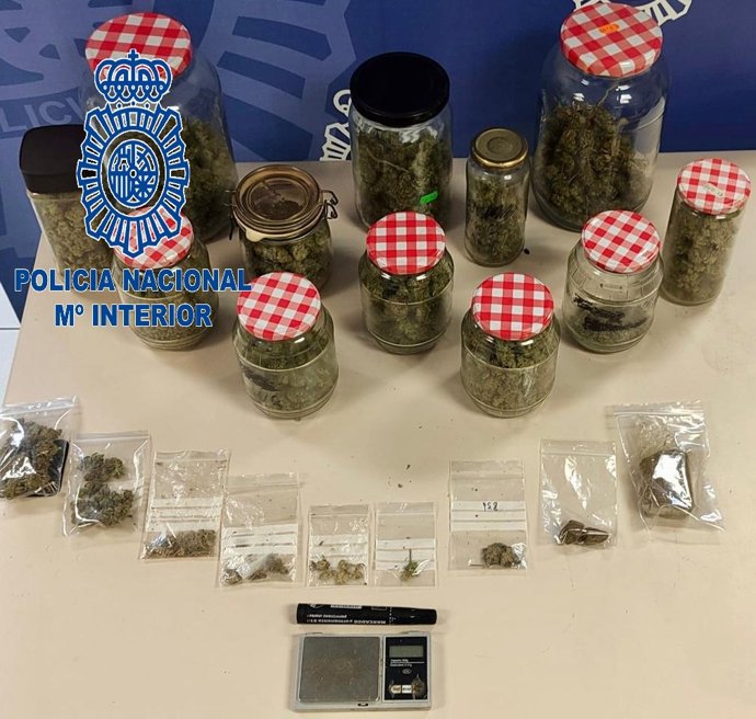 Droga incautada a un trabajador de una empresa de San Juan de Nieva.