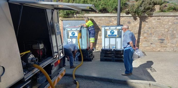 El Gobierno de Aragón distribuye otros 20.000 litros de agua potable en Tarazona