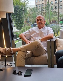 (AM2) El militante coruñés Manuel Losada se postula para competir en las primarias del PSdeG