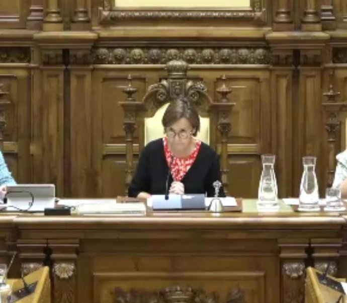 La alcaldesa de Gijón, Carmen Moriyón (Foro), durante el Pleno Municipal.