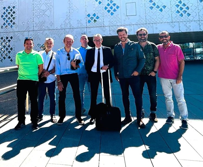 Responsables del sindicato, con el trabajador afectado, ante la Ciudad de la Justicia de Córdoba.