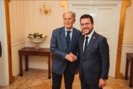 El president de la Generalitat, Pere Aragons, ha agrat a l'ex primer ministre italiana i expresident de la Comissió Europea, Romano Prodi.