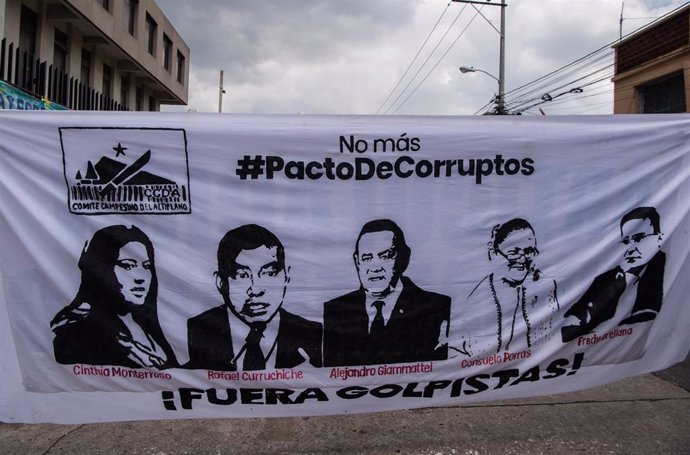 Manifestación frente a la sede de la Fiscalía de Guatemala