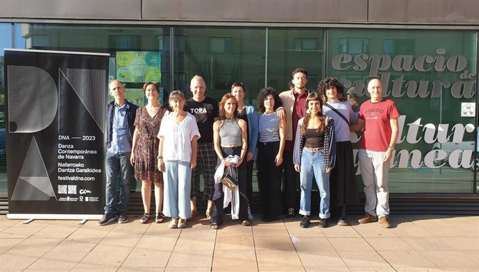 Artistas participantes en el programa DNA 2023, durante su clausura.