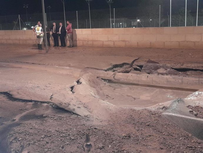 Tubería dañada en la arteria de agua de Ponent.