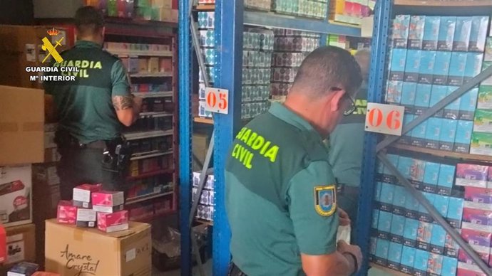 Operación de la Guardia Civil en Gran Canaria en la que se han retirado más de 11.000 productos ilegales