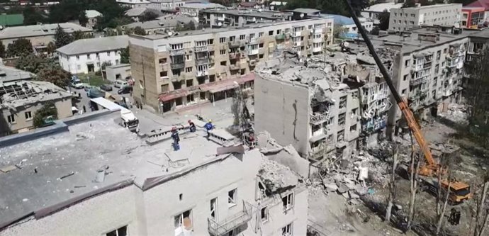 Archivo - August 8, 2023, Pokrovsk, Ukraine: VIDEO AVAILABLE: CONTACT INFO@COVERMG.COM TO RECEIVE** .These images and video show rescue and cleanup operations on Tuesday afternoon after a five-story residential building in Pokrovsk in Eastern Ukraine was 