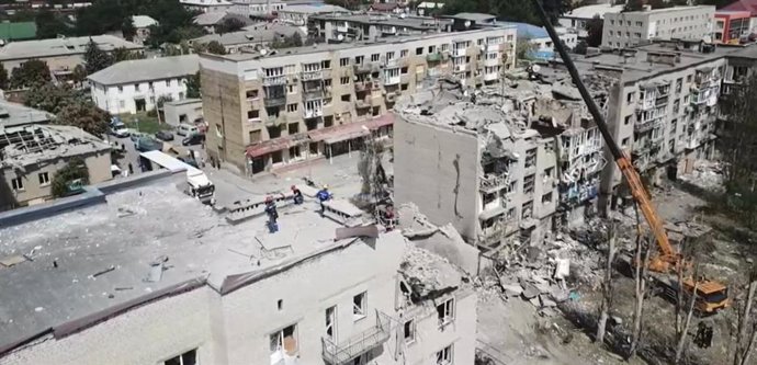 Archivo - August 8, 2023, Pokrovsk, Ukraine: VIDEO AVAILABLE: CONTACT INFO@COVERMG.COM TO RECEIVE** .These images and video show rescue and cleanup operations on Tuesday afternoon after a five-story residential building in Pokrovsk in Eastern Ukraine wa