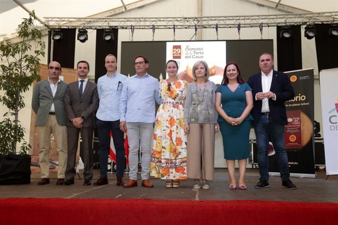 Inauguración de la VII Feria Europea del Queso en Casar de Cáceres
