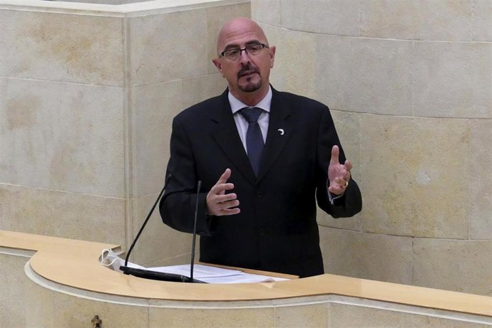 Archivo - El consejero de Salud, César Pascual, en el Parlamento