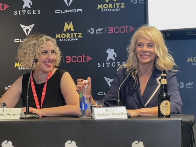 La directora Carlota Pereda i l'actriu Belén Rueda en la presentació de 'La ermita' en el Festival de Sitges