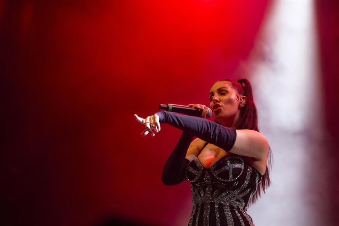 Archivo - La cantante Mala Rodríguez --primera mujer ganadora del Latin Grammy en la categoría de Mejor Canción Urbana-- en un concierto en julio de 2022. 