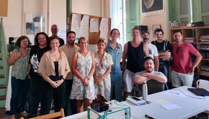 Representantes de once colectivos medioambientales que se han unido contra el desarrollismo en Canarias