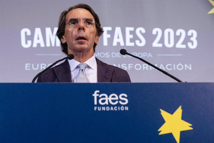 Archivo - El expresidente del Gobierno de España José María Aznar interviene durante un acto de la FAES