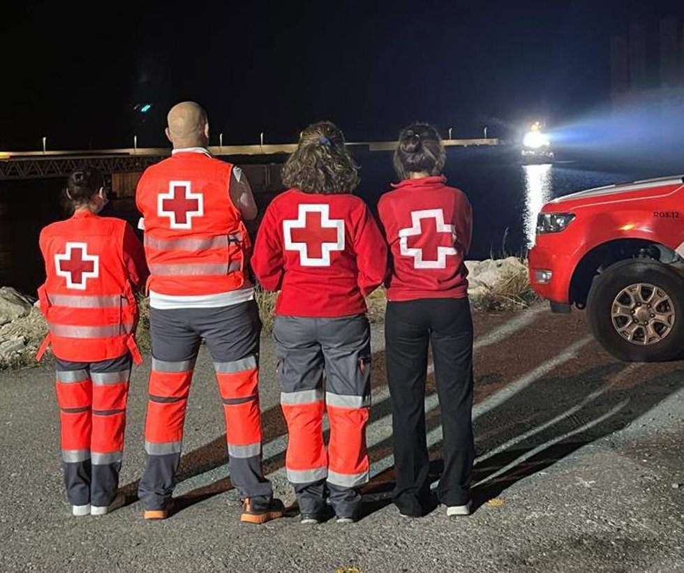Efectivos de Cruz Roja en el Puerto de Alicante