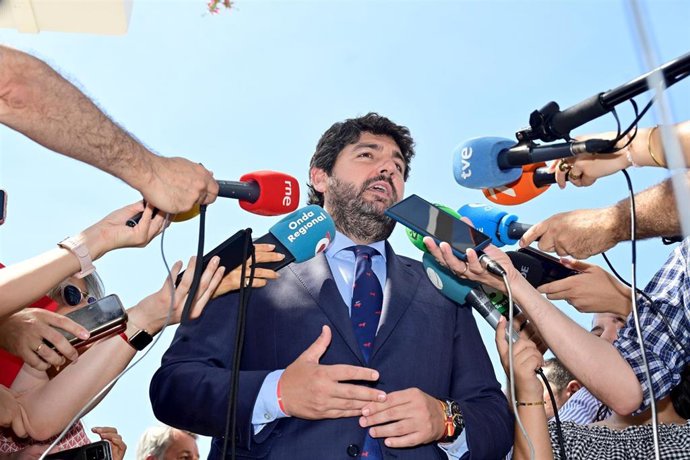 Archivo - El presidente del Gobierno regional en funciones, Fernando López Miras