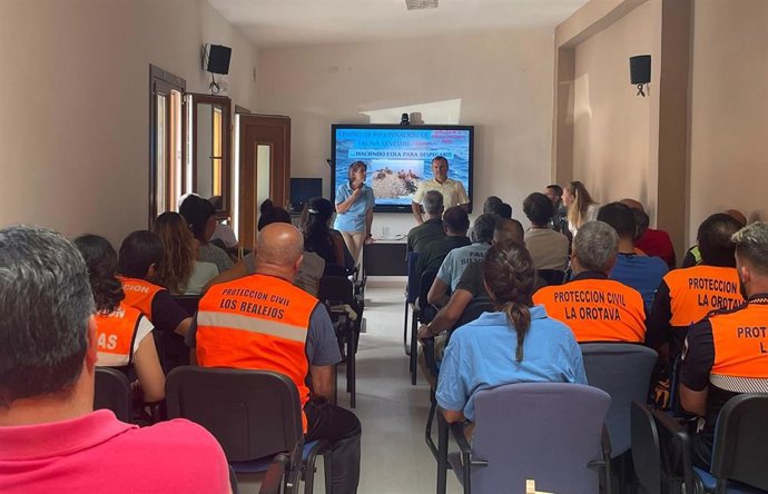 Reunión preparatoria para coordinar la campaña de pardela cenicienta en Tenerife