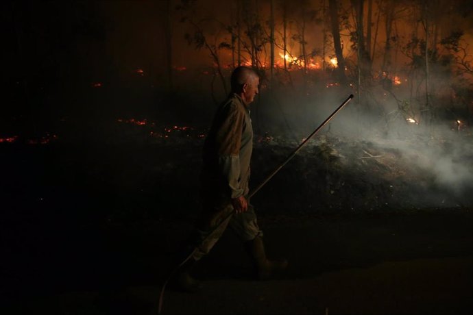 Incendio declarado en Trabada (Lugo) el 12 de octubre de 2023, con una superficie afectada, según primeras estimaciones, de 450 hectáreas, y cuyo origen ha sido intencionado, según el conselleiro de Medio Rural.