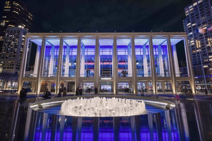 Archivo - El Teatro Real ofrece, el 16 de octubre de 2023, un concierto sinfónico en el Lincoln Center de Nueva York