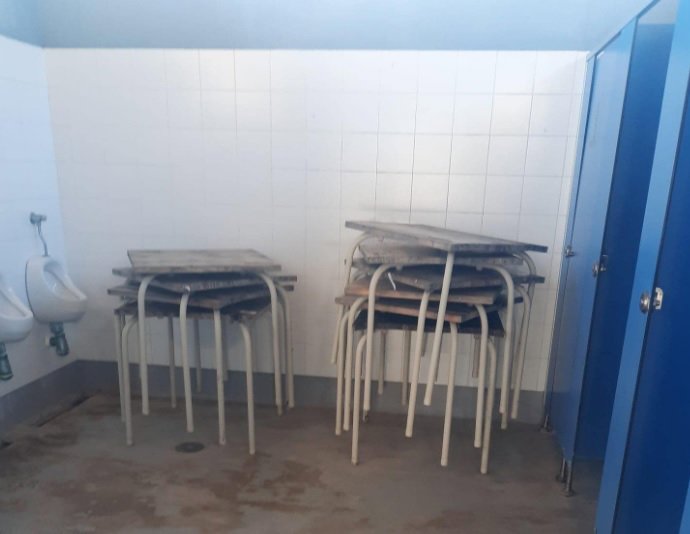 Zona de baños públicos en Rodiles