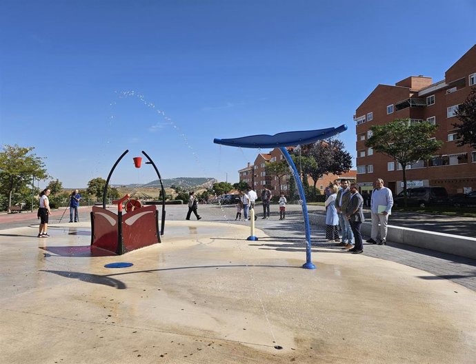La alcaldesa de Guadalajara en la inauguración del parque.