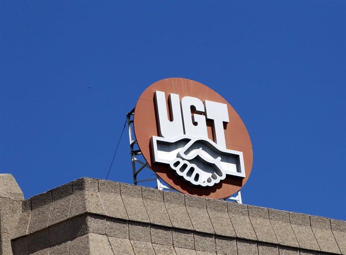 Archivo - Sede de UGT, logo de UGT, Unión General de Trabajadores