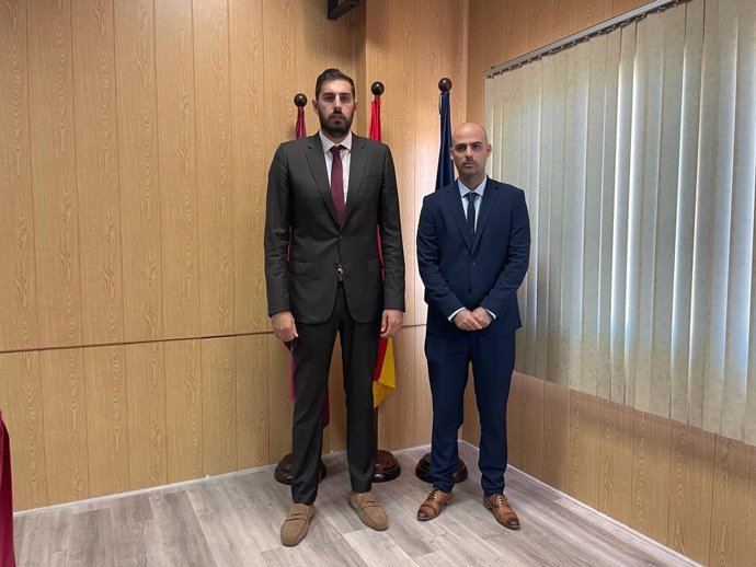 El vicepresidente y consejero de Interior, Emergencias y Ordenación del Territorio, José Ángel Antelo, junto al nuevo gerente del CEIS en la Región de Murcia, Pedro Sánchez Martínez