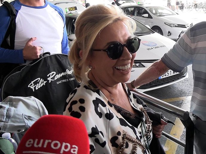 CARMEN BORREGO LLEGA A SEVILLA PARA ASISTIR A LA BODA DE ISA PANTOJA Y ASRAF BENO