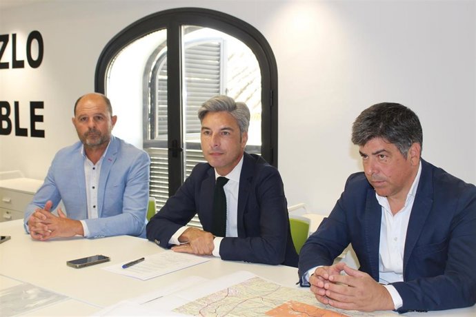 Lorite (centro), entre los alcaldes de Montalbán y Montilla.