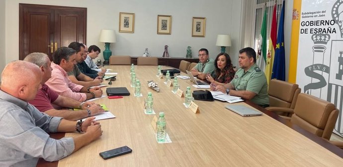 Reunión sobre la campaña de aceituna 2023-2024.