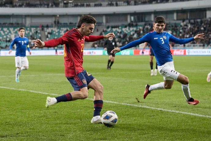 Fran Pérez en el partido de la selección española Sub-21 ante Uzbekistán