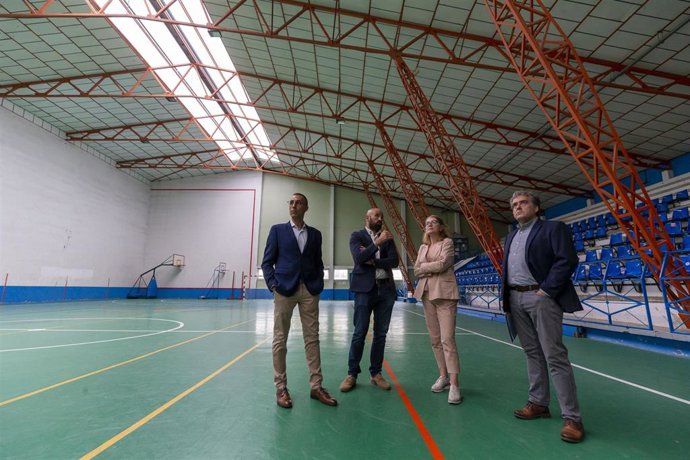 La consejera de Cultura, Turismo y Deporte, Eva Guillermina Fernández, en su visita institucional a Reinosa