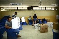Ecuador.- Ecuador vota este domingo la posible vuelta del 'correísmo' al poder en un contexto marcado por la violencia