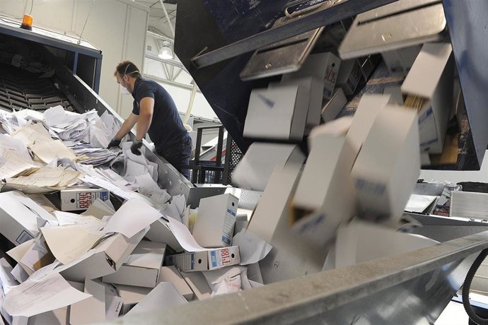 Imagen de archivo de destrcucción de documentos judiciales.