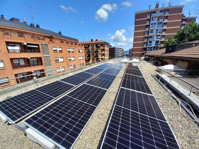 Archivo - Placas solares, archivo 