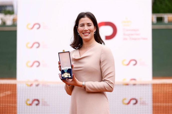 Archivo - Garbiñe Muguruza durante la ceremonia de recepción de la Medalla de Oro al Mérito Deportivo