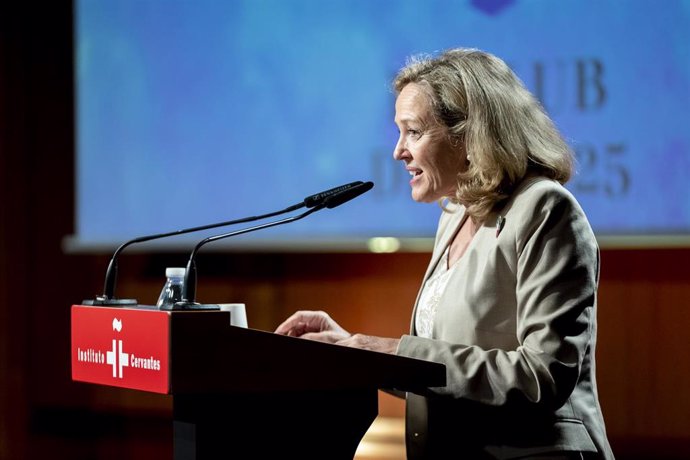 La vicepresidenta primera y ministra de Asuntos Económicos y Transformación Digital en funciones, Nadia Calviño, interviene en el Instituto Cervantes, a 5 de octubre de 2023, en Madrid (España). 